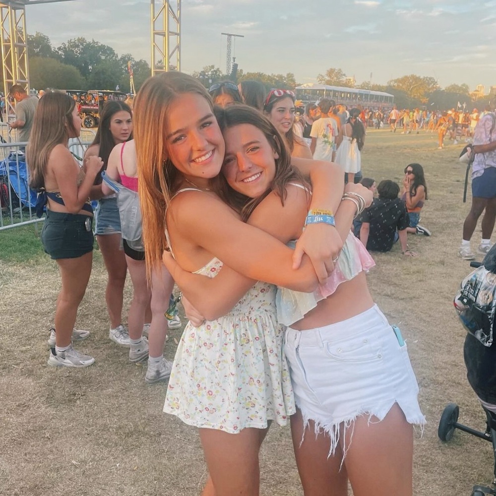 Meet your Posher, Claire